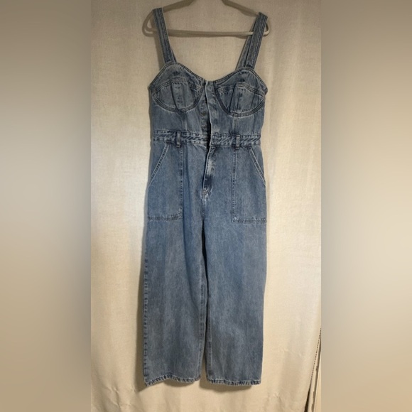 EUC Lulus Fresh Perfection Light Wash Bustier Sleeveless Denim Jumpsuit - Picture 4 of 10
